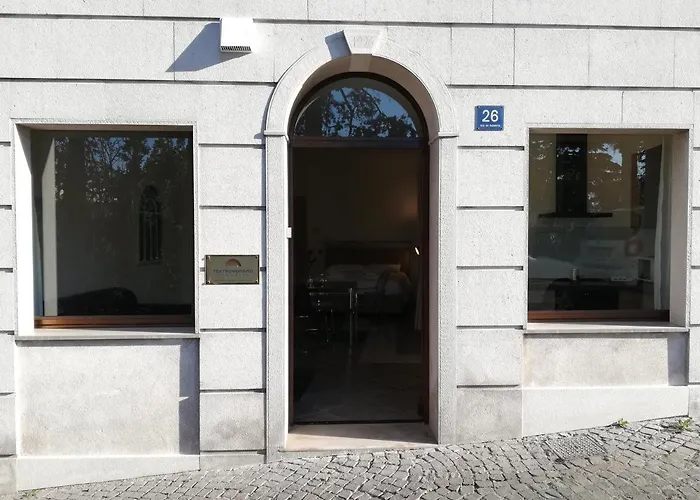 Teatro Ξενοδοχείο με διαμερίσματα Τεργέστη