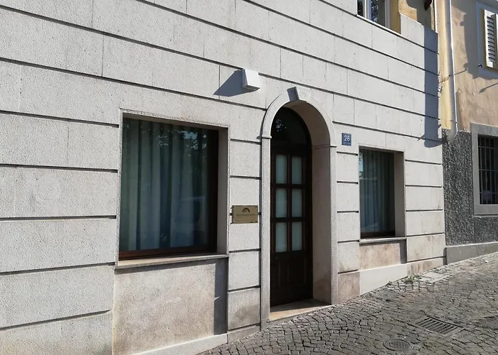 Teatro 3* Τεργέστη